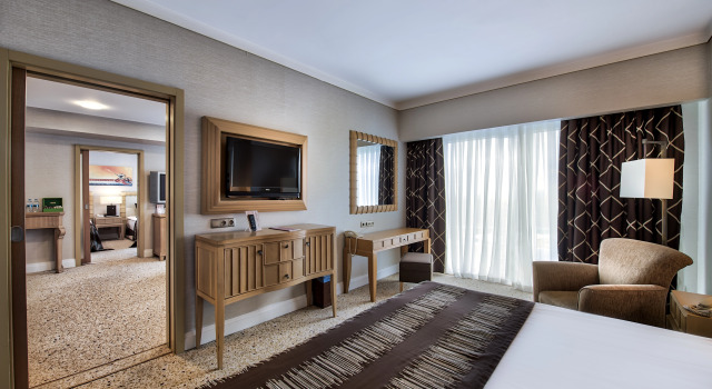 Семейный номер Standard с красивым видом из окна Grand Hotel Konya