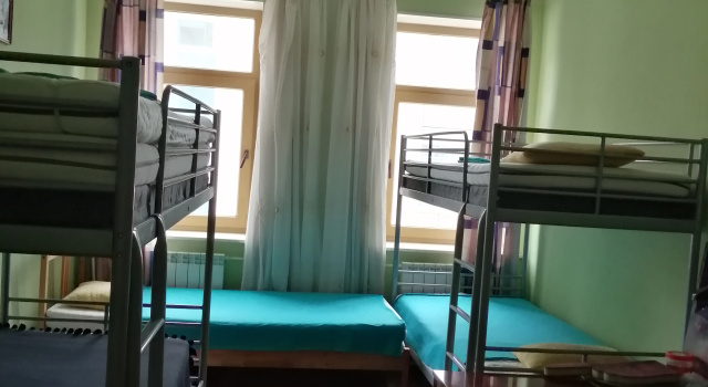 Кровать в общем номере Хостел в Оруженом