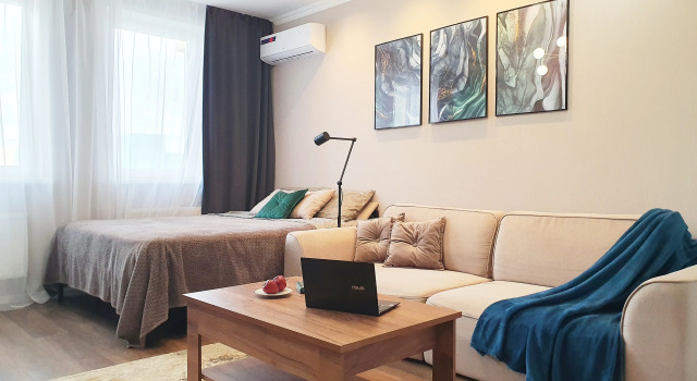 S Odnoy Spalney Mykonos Flat, Prenota Appartamento Hotel economici a Tatarstan