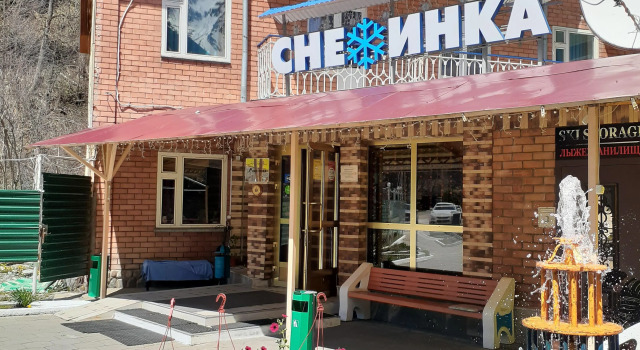 Отель Снежинка (Домбай)