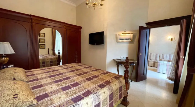 Ljuks Modest v Tavride na Naberezhnoj Jalty Apartments, Rezervovat Apartmán Jalta 