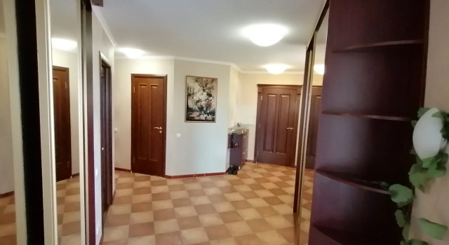 Prostornaya Kvartira s Parkovkoi na Territorii Flat, Réserver Appartement Samara Samara Region