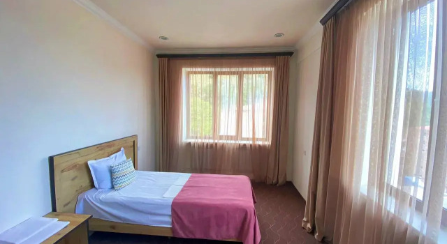 Одноместный номер Standard с красивым видом из окна Mina Hotel