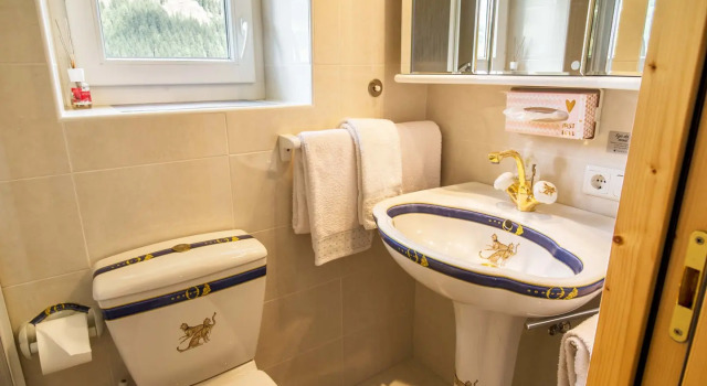 Четырёхместный номер Standard с красивым видом из окна Villa Insam