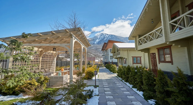 Отель Hills Polyana Hotel & Spa