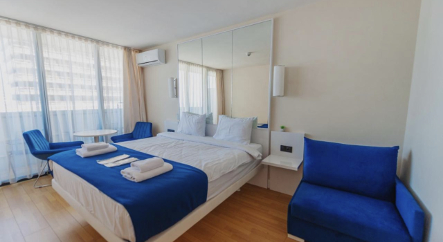 Трёхместные апартаменты Standard с балконом Апарт-отель The Best Orbi City U Mzii