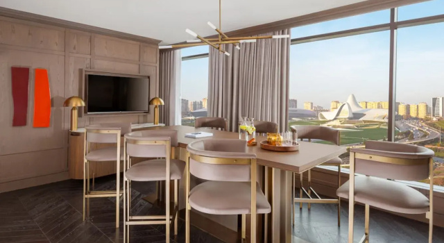 Двухместный номер Club Level с видом на город The Ritz-Carlton, Baku