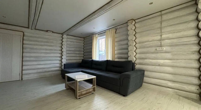 Derevyanny S Baney Private house, Book Feriehus Sommerhuse i Leninsky District, Hytte