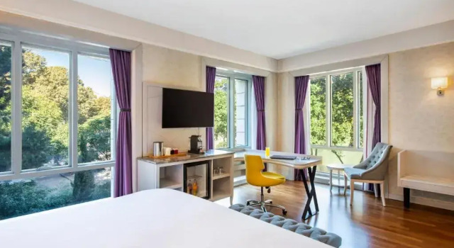 Двухместный номер Deluxe Privilege Mercure Tbilisi Old Town