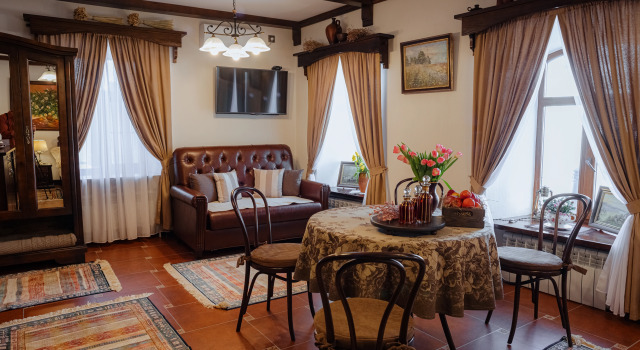 Lyuks V dome kuptsa Kalugina s vidom na Volgu Apartments, Prenota Appartamento Ples 