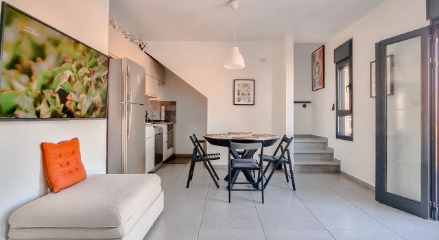 Апартаменты Brand New 2 Bedrooms Duplex - Florentine #TL58, Забронировать Апартаменты/квартира Тель-Авив Тель-Авивский округ, рядом с Independence Hall Museum