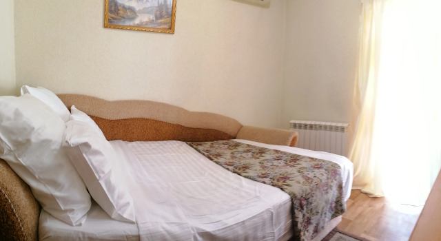 Двухместный номер Comfort с балконом и с видом на город Гостевой дом У Юли