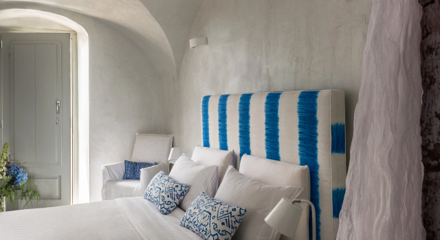Люкс с балконом и с красивым видом из окна Mythical Blue Luxury Suites