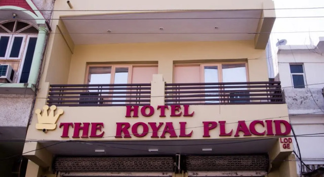 Отель The Royal Placid, Забронировать Отель Отели Джамму и Кашмира с парковкой, Парковка