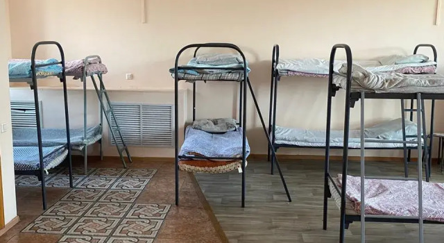 Кровать в общем номере Хостел Дивизия