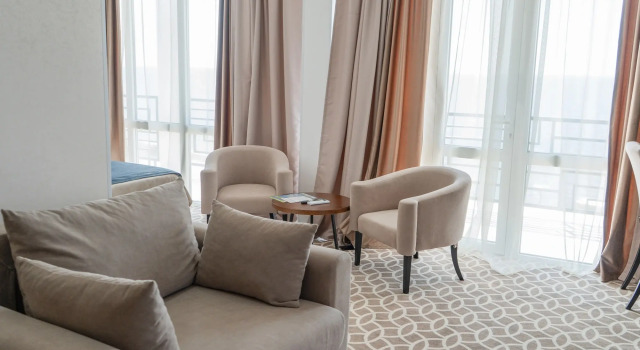 Junior suite (Building 1) doppia con balcone e con vista mare Грейс Аква Вилла