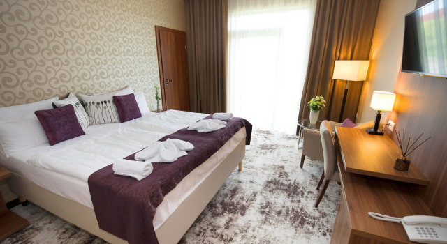 Трёхместный номер Standard с балконом и с красивым видом из окна Outlet Hotel Polgár