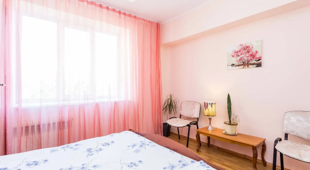 Doppel Apartment 2 Schlafzimmer mit Balkon Na Prospekte Dostyk 119 Flat