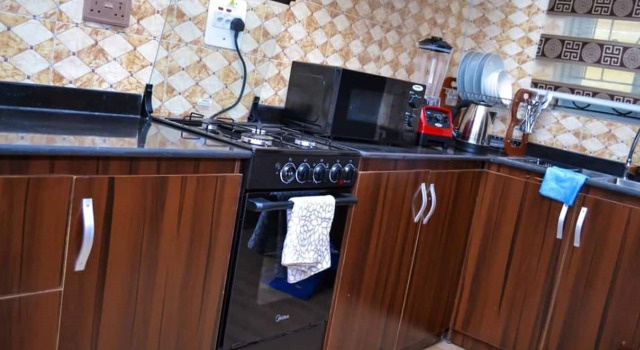 Полулюкс Отель Aa Suites