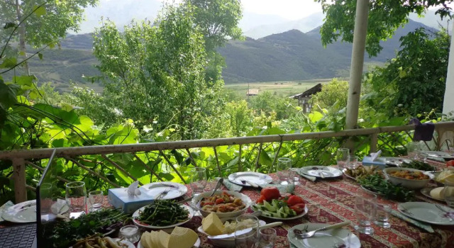 Anush`s B&B, Buchen Sie Bed & Breakfast Tatew Syunik region