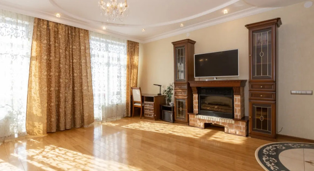 Elitnye Apartamenty S Vidom Na Kreml I Reku Na Meridiannoy 2 Apartments, Prenota Appartamento Hotel a Tatarstan con parcheggio, Parcheggio