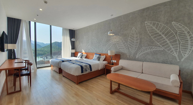 Полулюкс с балконом и с красивым видом из окна Wyndham Grand Vedana Ninh Binh
