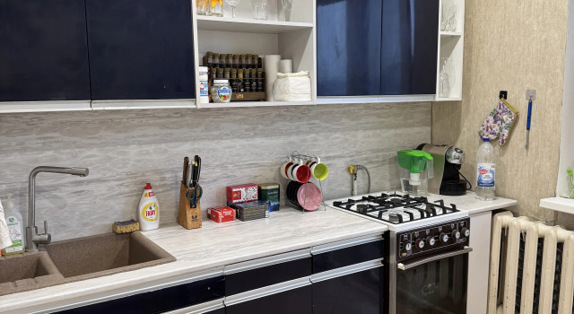 Uyutnaya 1 Komn. Okolo 76 Divizii Flat, Rezerwuj Apartament Hotele w Obwód pskowski z parkingiem, Parking