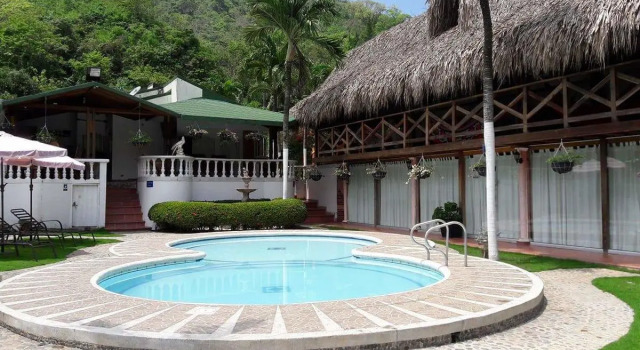 Randuky Hostel, Buchen Sie Hostel La Revuelta Kolumbien