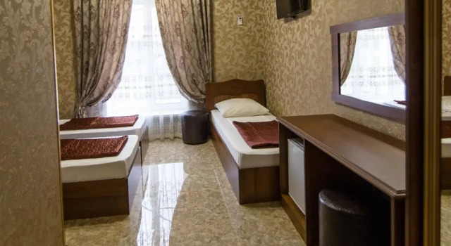 Отель Корона