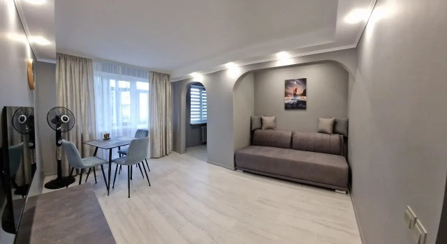 Люкс с 2 комнатами с балконом и с красивым видом из окна Апартаменты Center City Калининград Минская 12