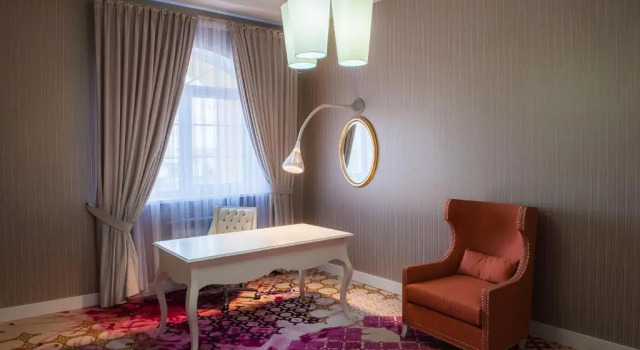 Четырёхместный люкс Presidential с красивым видом из окна The One Astana
