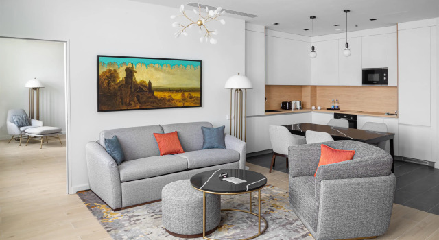 Двухместные апартаменты Deluxe c 1 комнатой The Basilian Minsk, Curio Collection By Hilton
