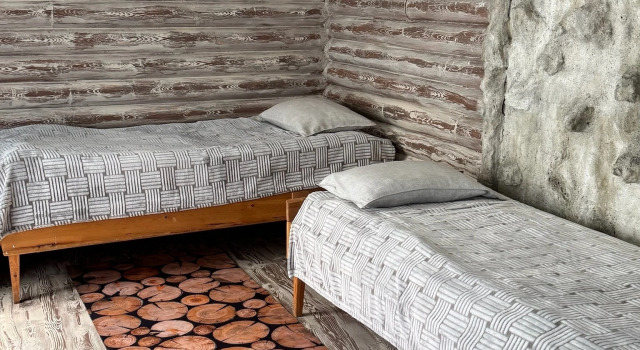 Uyutny Domik v Lesu Bolshoy Delyuks Private House, Đặt Nhà nghỉ dưỡng Nhà tranh ở Buryatia, Nhà tranh