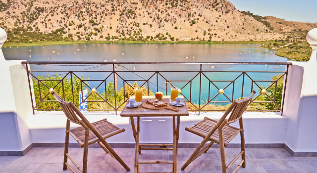 Люкс Отель Lake View Suites