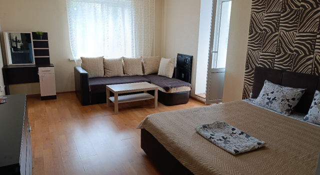 Uyutnaya Bolshaya Odnokomnatnaya S Dzhakuzi Flat, Prenota Appartamento Hotel a Samara con parcheggio, Parcheggio