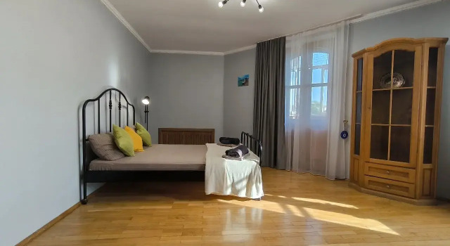 Prostornaja  3 komnatnaja kvartira posutochno v centre Sevastopolja Flat, Book Apartment Sevastopol 