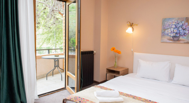 Двухместный номер Standard с балконом и с красивым видом из окна Boutique Hotel "Andza Tiflis"