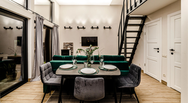 Barnhaus №1 s drovyanoj banej i goryachej kupel'yu, na 7 gostej Private House, Buchen Sie Ferienhaus Hotels in Oblast Moskau mit Parkplatz, Parkplätze