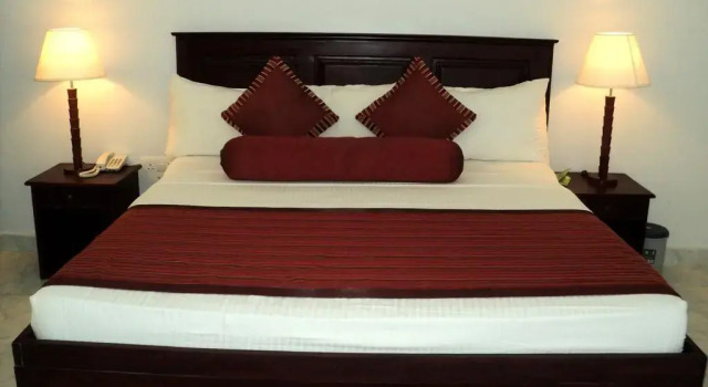 Sea Lotus Park, Prenota Hotel Hotel a Trincomalee con piscina, Piscina