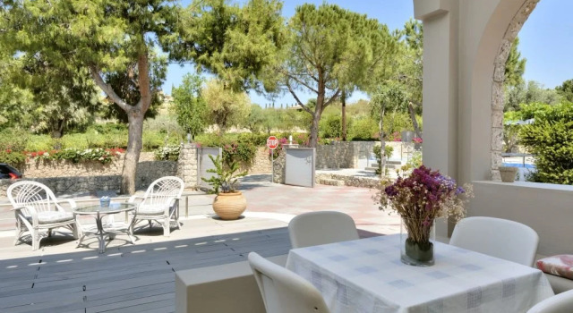 Трёхместный номер Standard с красивым видом из окна Epavlis Beach Resort