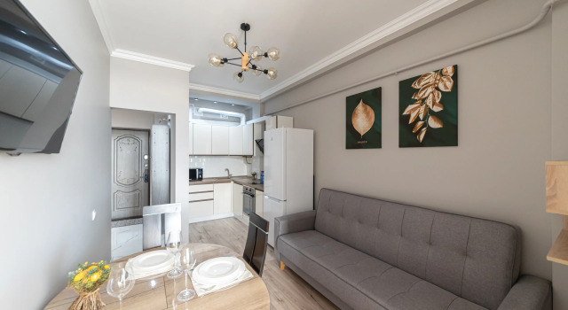Люкс с балконом и с красивым видом из окна Апартаменты Red Apartments Атлант