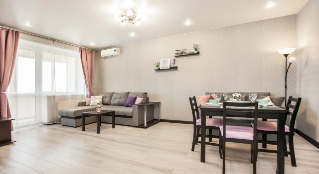 "Starhouse" U Mtl-Areny Flat, Prenota Appartamento Appartamenti a Samara, Appartamento