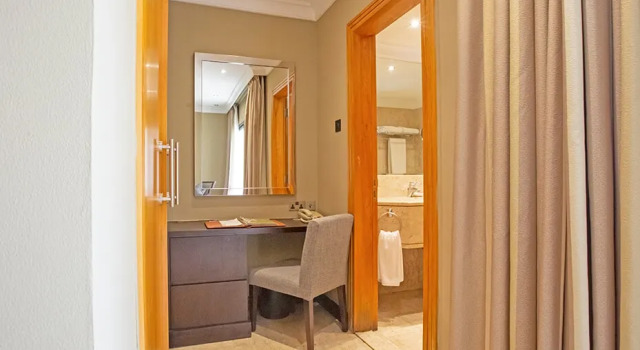 Двухместный люкс Executive Отель Dubai Marine Beach Resort & Spa