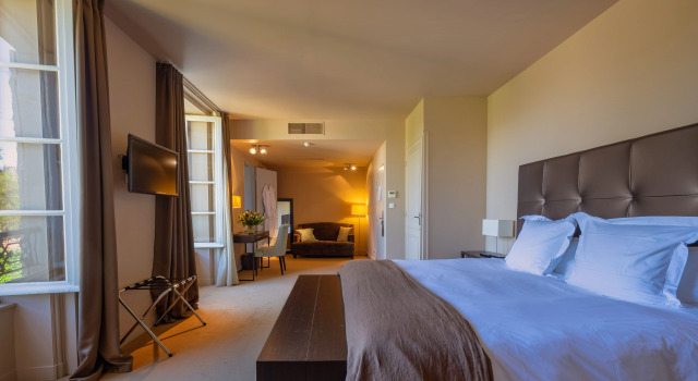 Hôtel Ligaro, Book Hotel Hoteller i Charente med parkering, Parkering