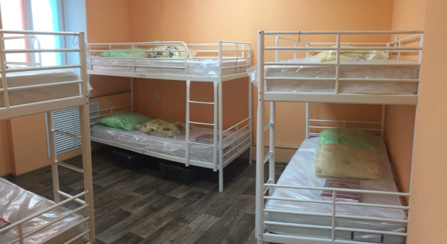 Кровать в общем номере Хостел Уралец