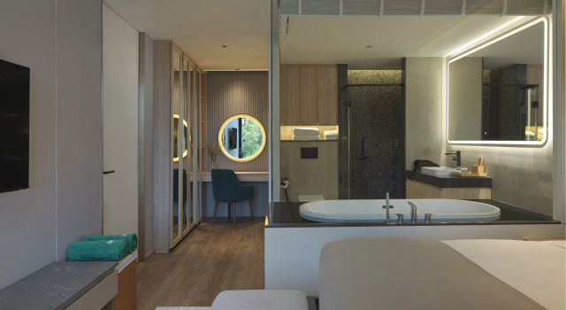 Люкс La Green Pool Access с 2 комнатами с балконом Отель La Green Hotel & Residence Пхукет