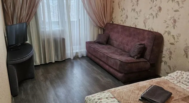 Uyutnaya Kvartira v Tsentre Flat, Boek Appartement Tsjeljabinsk Chelyabinsk