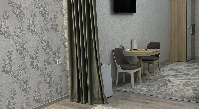 Полулюкс Отель Anor