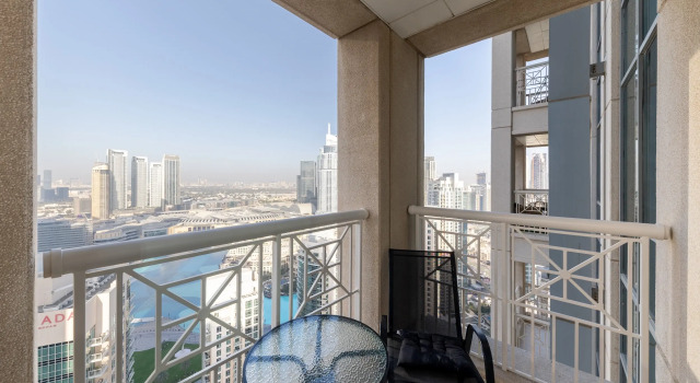 Апартаменты Elegant 2BR Balcony and Stunning Burj Views, Забронировать Апартаменты/квартира Даунтаун Дубай , рядом с Дубайский аквариум