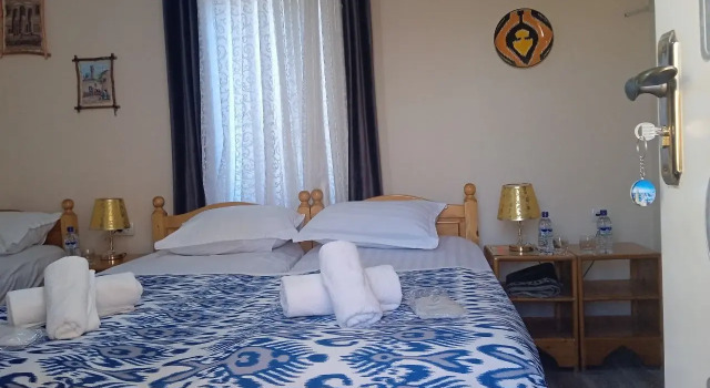 Трёхместный номер Economy с красивым видом из окна Guest House An & Tea House Free Guided Tour to Summer Palace